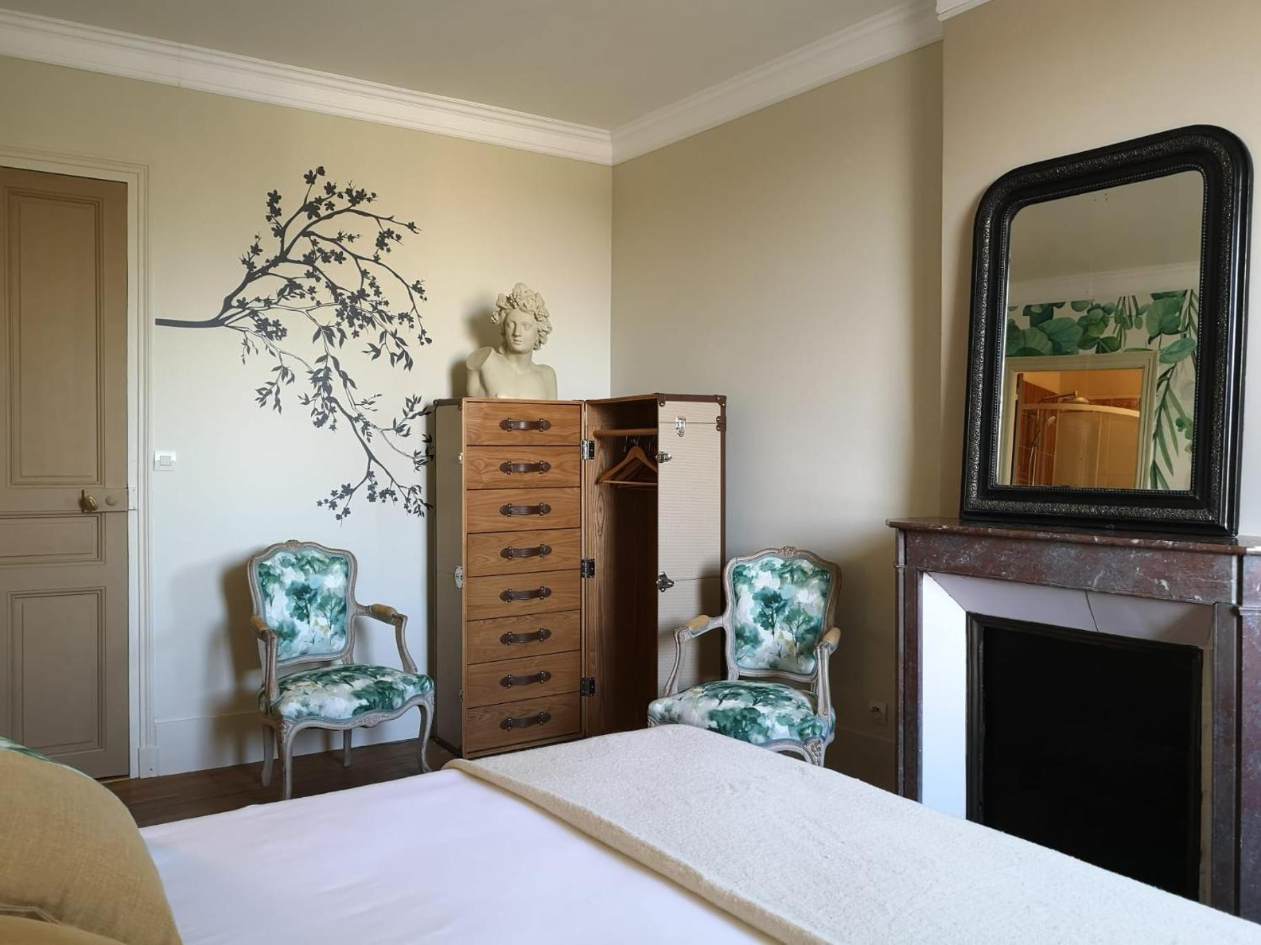 랭스 Les Visages Des Tournelles B&B 외부 사진